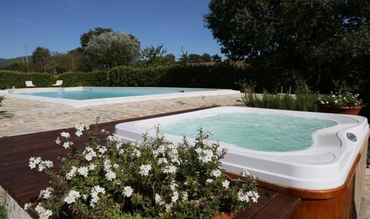 Villa Collepere Country House 마텔리카 외부 사진