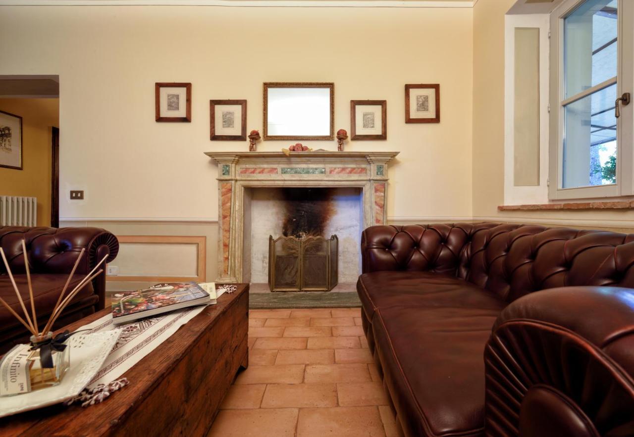 Villa Collepere Country House 마텔리카 외부 사진